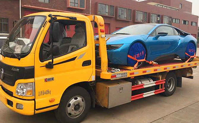 岚皋拖车救援案例